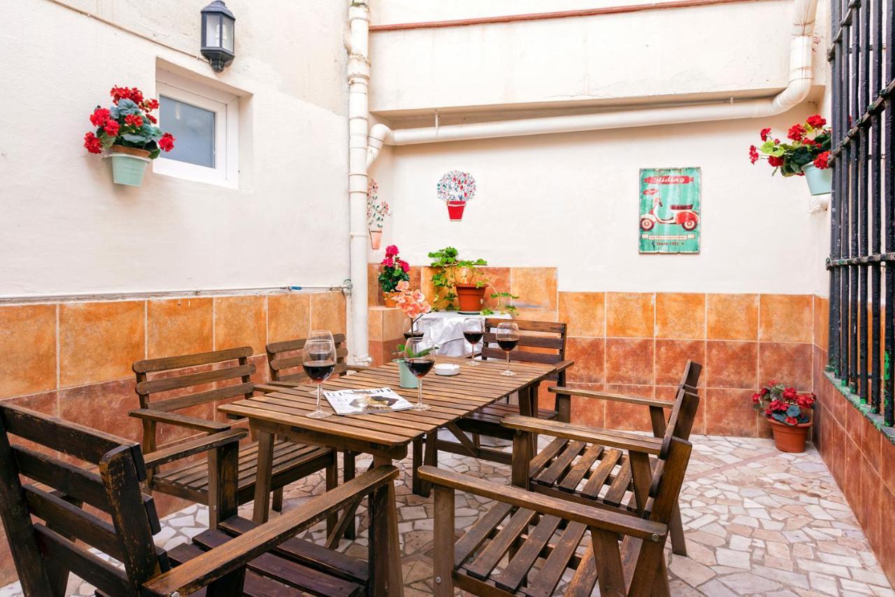 Big Flat In Center With Patio Appartamento